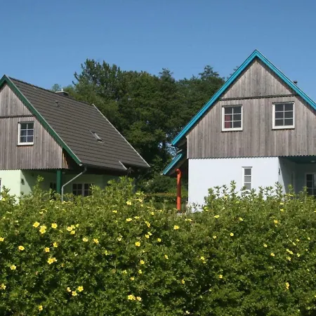 Holiday Near The Beach With Lake View Ferienhaus